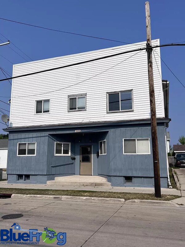Primary Photo - 2219 Adams Street - C