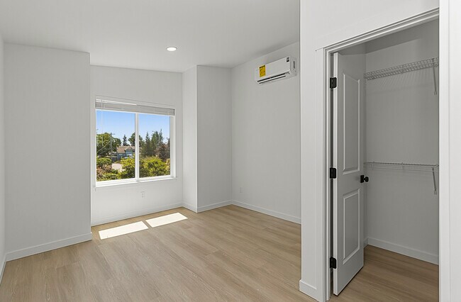 Foto del edificio - 27523 102nd Ave NW