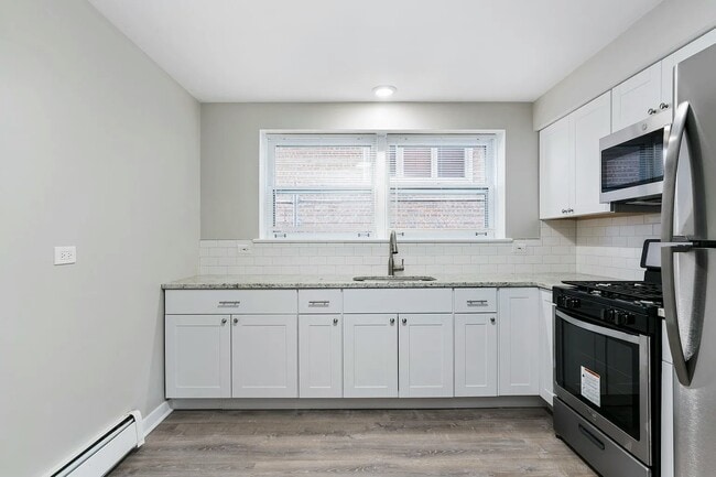 Building Photo - 5358 S Narragansett Ave