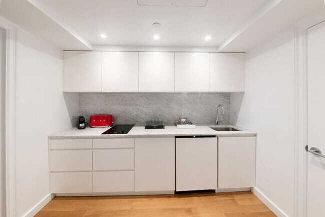 Foto del edificio - 1 bedroom in NEW YORK NY 10019
