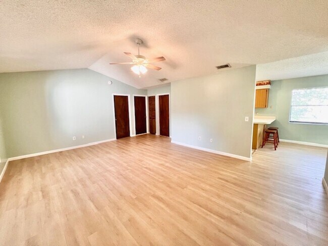 Foto del edificio - Debary - 2 Bedroom, 2 Bathroom – $1,995.00