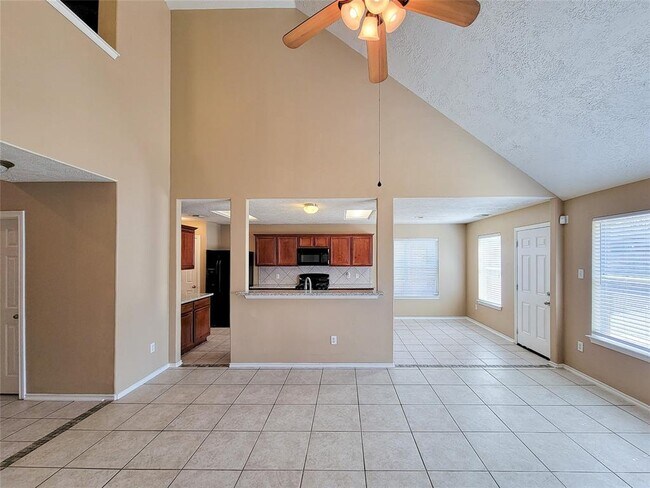 Foto del edificio - 6443 Bright Falls Ln