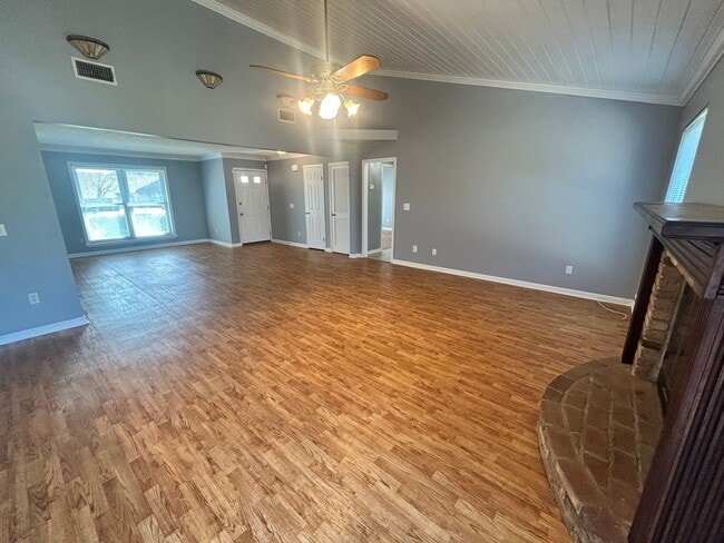 Foto del edificio - 2825 Briarcliff Rd