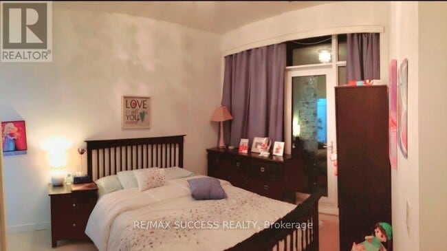 Building Photo - 365 Prince of Wales Dr