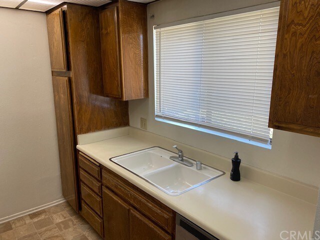 Foto del edificio - 1150 S Meadow Ln