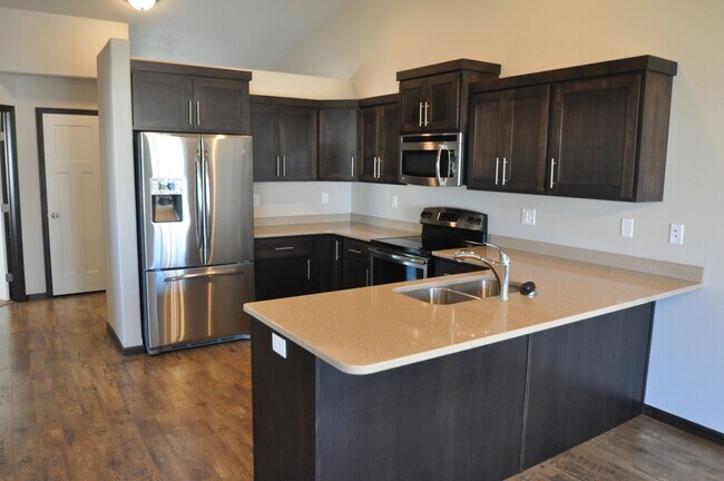 Foto del edificio - Spacious 4 bed Single Family Home - PRICE ...