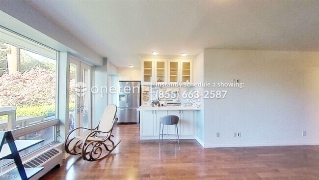Building Photo - 530 W Olympic Pl