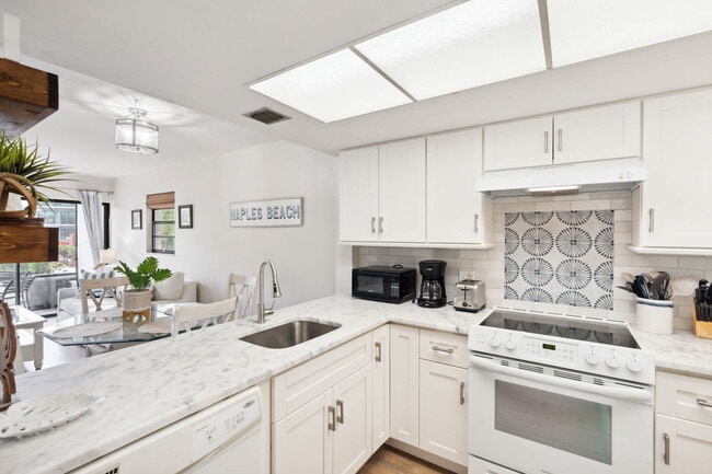 Building Photo - 600 Neapolitan Way