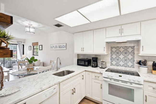 Building Photo - 600 Neapolitan Way