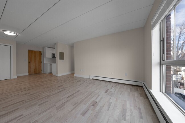 Building Photo - 16 Trowbridge St
