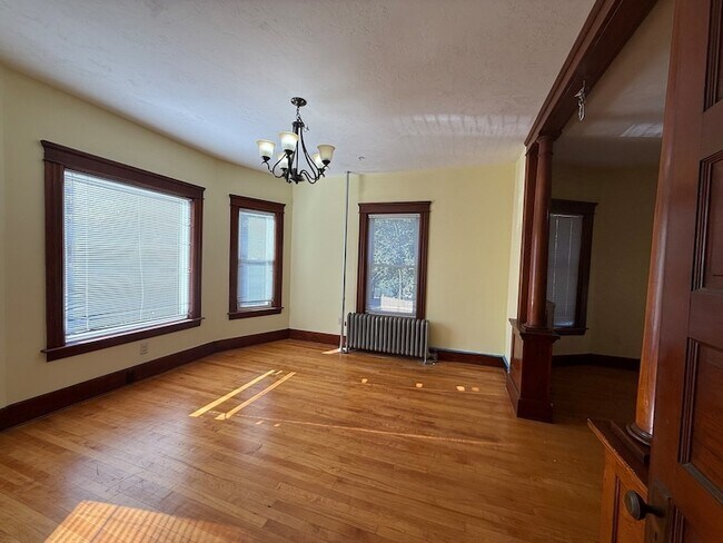 Building Photo - 32 Woodbine St