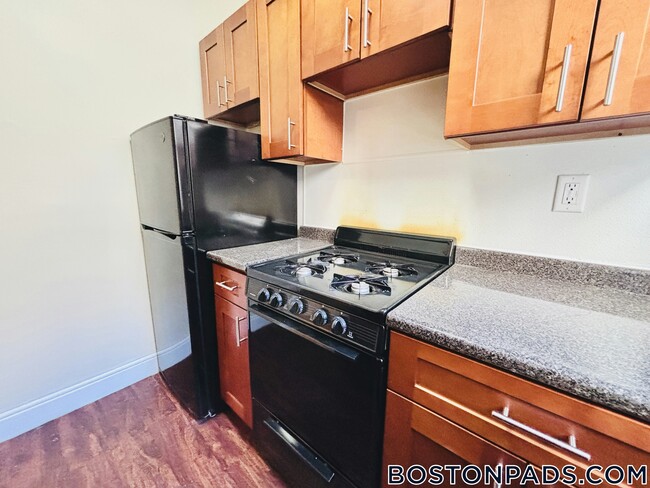 Building Photo - 1185 Boylston St