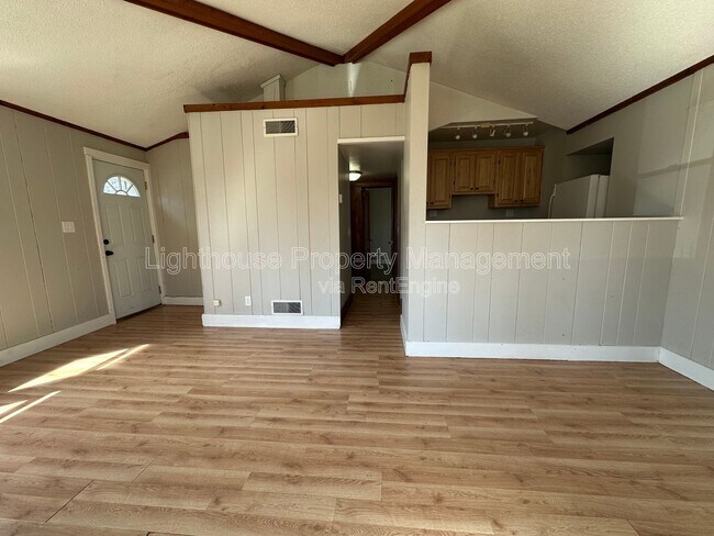 Foto del edificio - 45 Leitch Dr