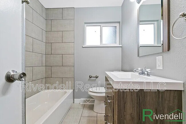 Foto del edificio - 1320 Winona Ct