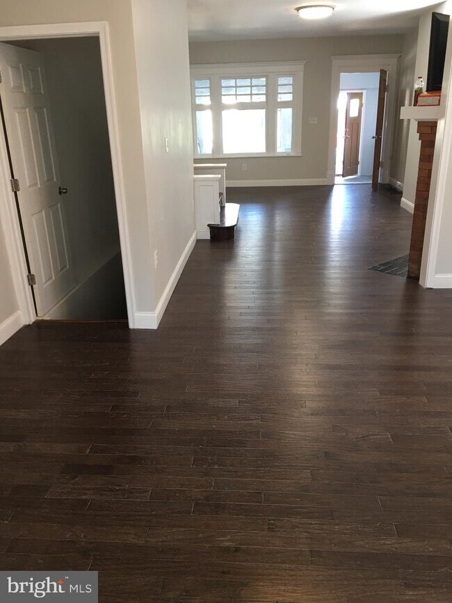 Foto del edificio - 6140 Christian St