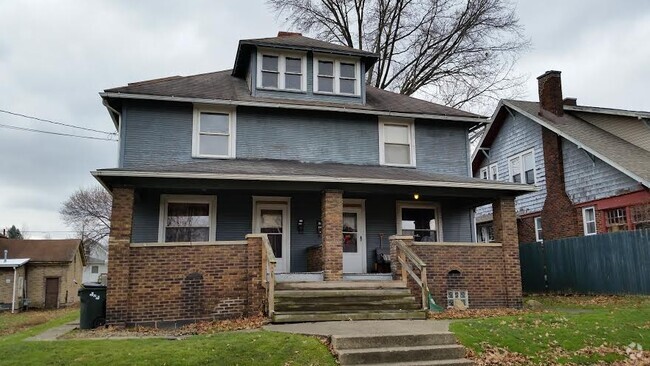 Building Photo - 648 N Freedom Ave
