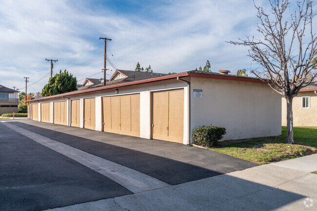 Building Photo - Holiday Harbor I Apartments