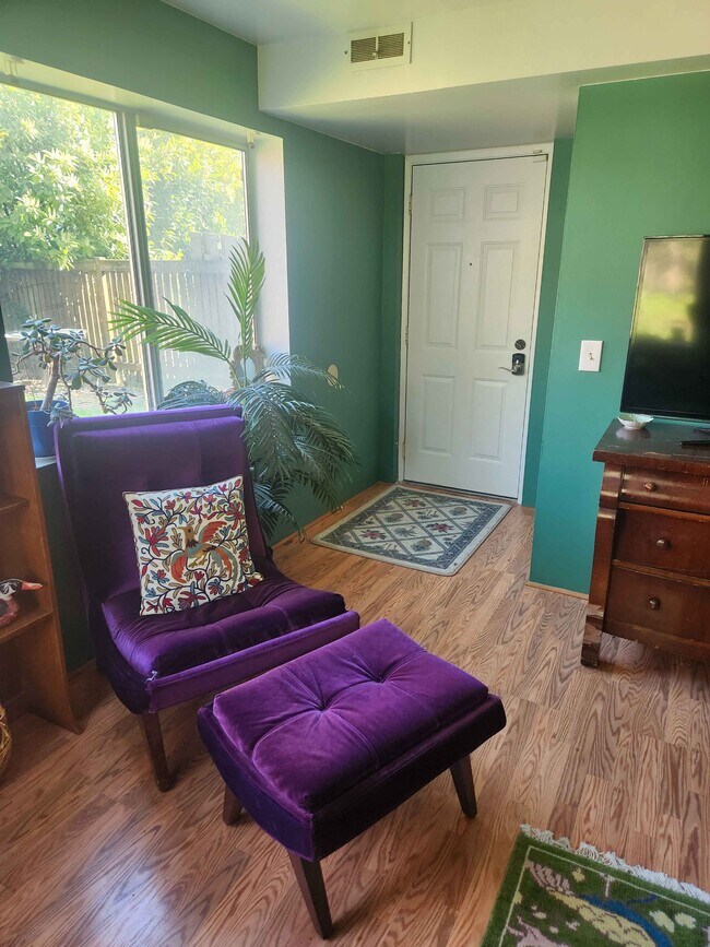 Foto del edificio - 7153 18th Ave SW