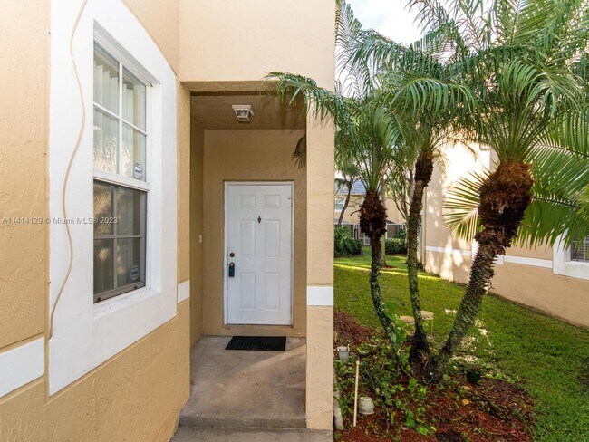 Building Photo - 1911 Madeira Dr