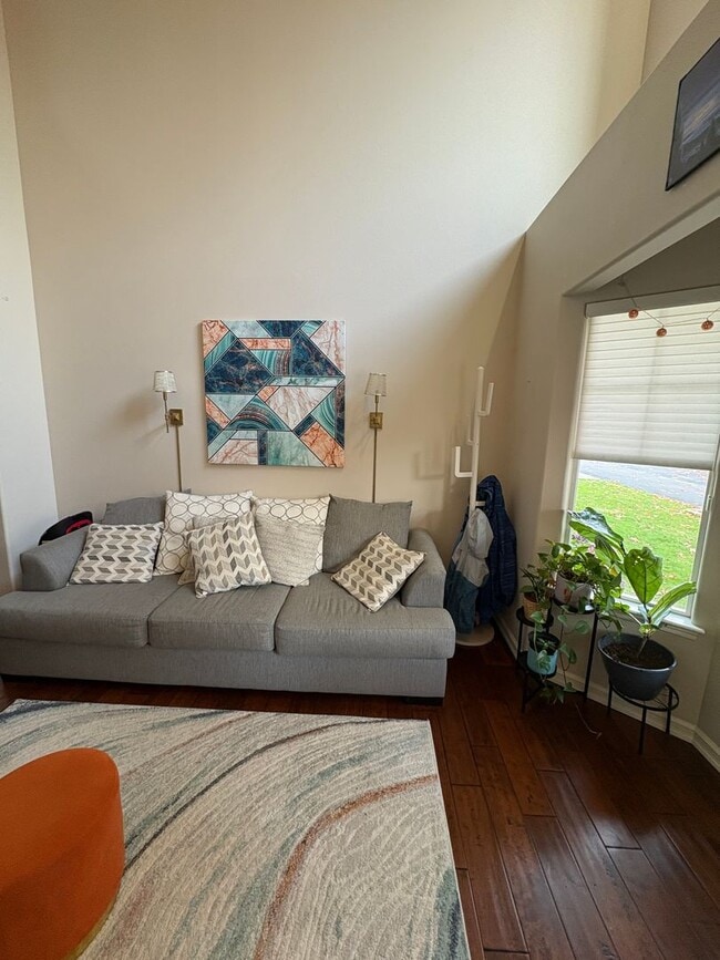 Foto del edificio - Bothell 2 story home with EV garage parking and Northshore Schools