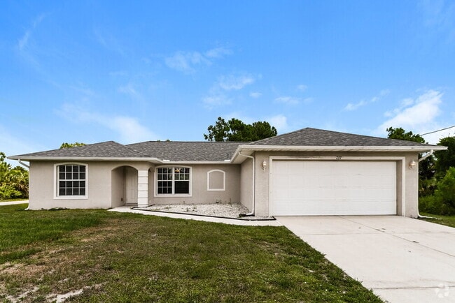 Building Photo - 737 Almelia St E