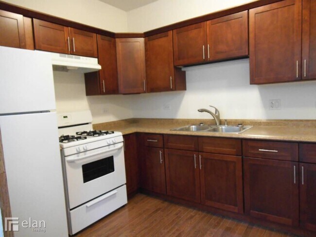 Foto del edificio - 1611 W Albion Ave