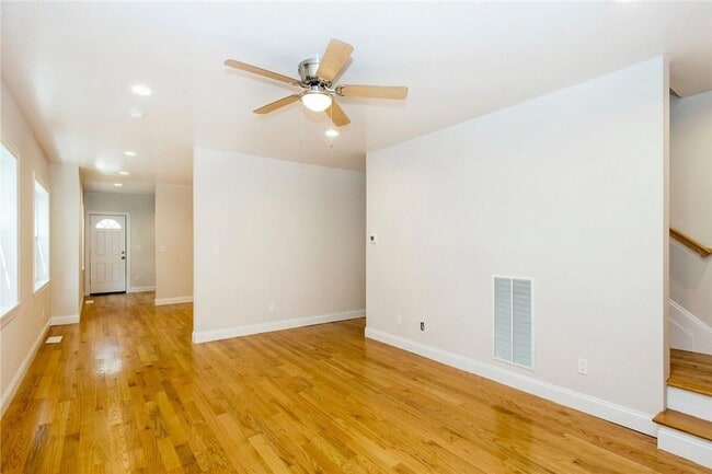 Building Photo - 5 Midland Pl