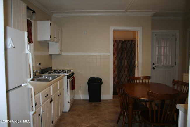 Building Photo - 55 Beekman St