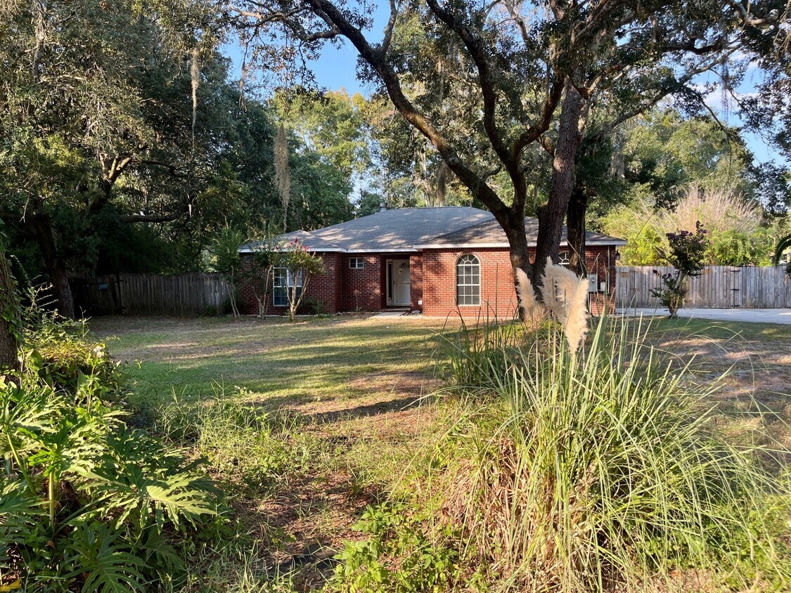 Foto principal - 3102 Lynn Dr