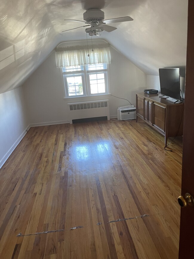 Kitchen/Living Room - 303 Kensington Rd S