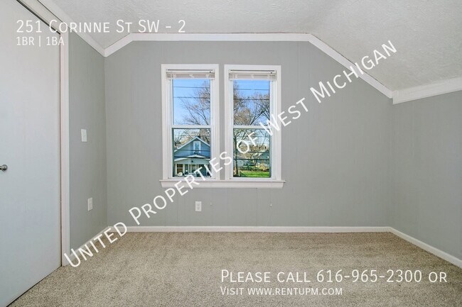 Foto del edificio - 251 Corinne St SW