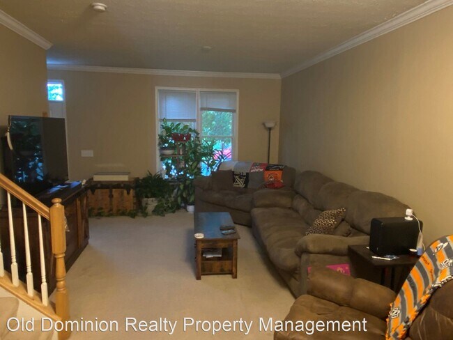 Building Photo - 3 br, 2.5 bath House - 2193 Deyerle Ave