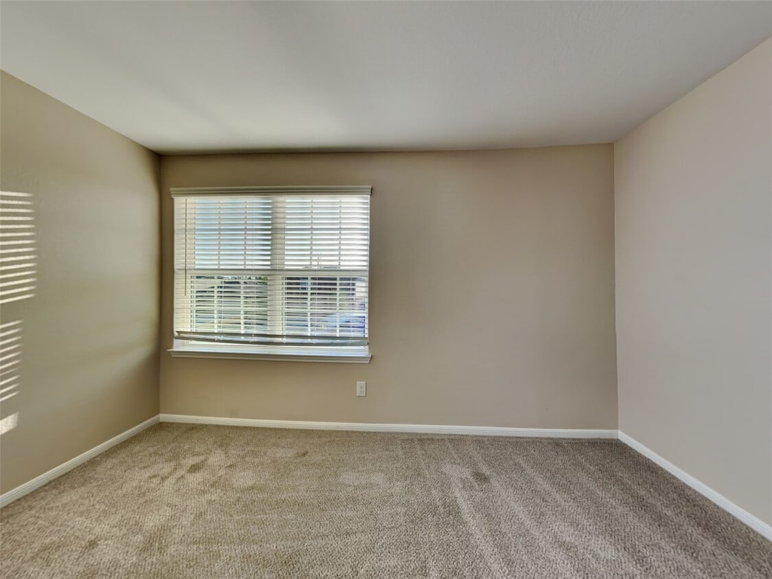 Building Photo - 729 Totem Trail Dr