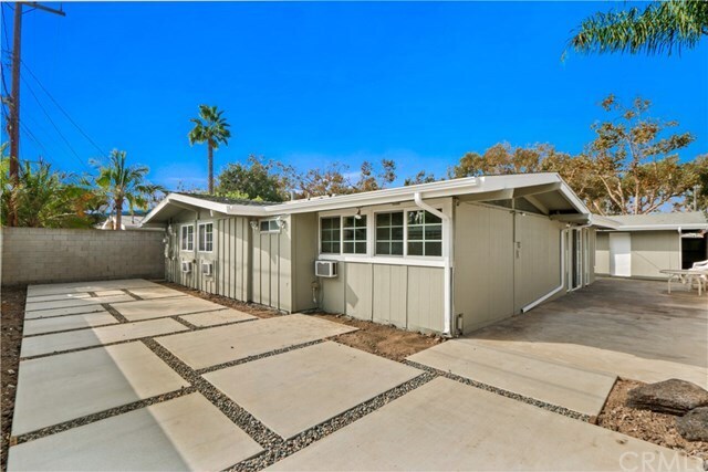 Building Photo - 3066 N Studebaker Rd