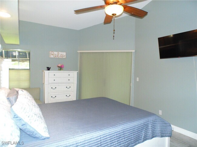 Foto del edificio - 9645 Halyards Ct