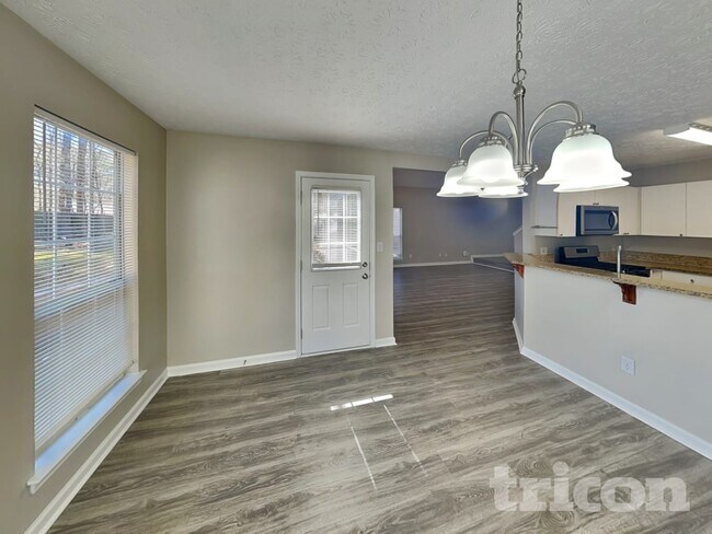 Foto del edificio - 55 Braelinn Creek Ct