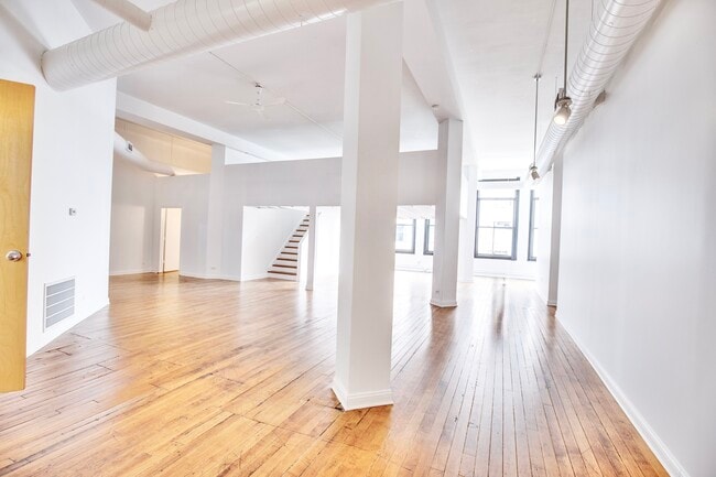 Foto del edificio - 1278 N Milwaukee Ave