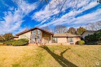 Building Photo - 507 Glenmeadow Dr