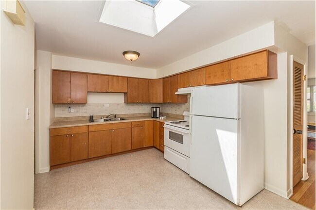 Building Photo - 5033 N Harlem Ave