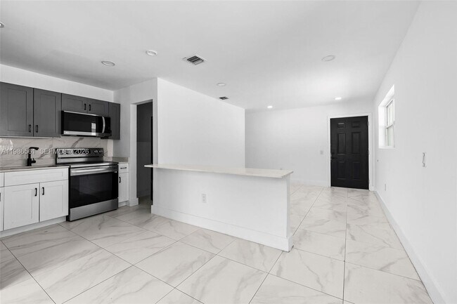 Foto del edificio - 1443 NW 34th St