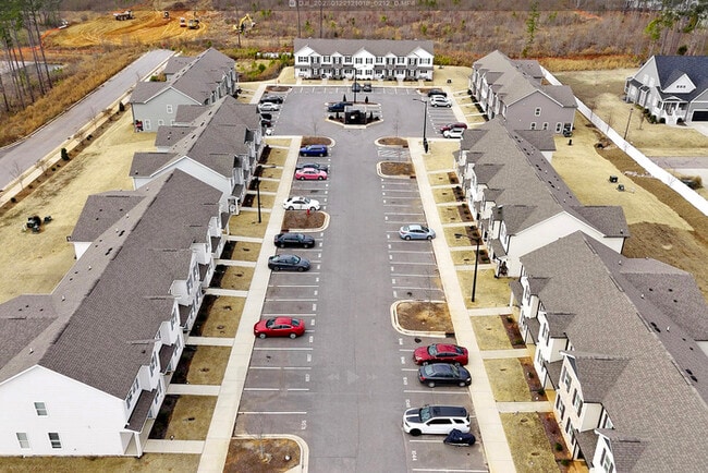 Building Photo - 1021 Peony Ln