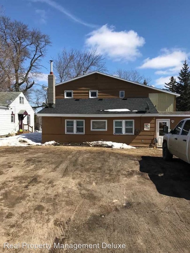 407 7th St NE, Staples, MN 56479 Apartment for Rent in Staples, MN