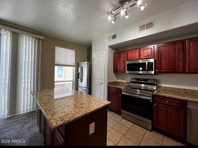 Building Photo - 18250 N Cave Creek Rd