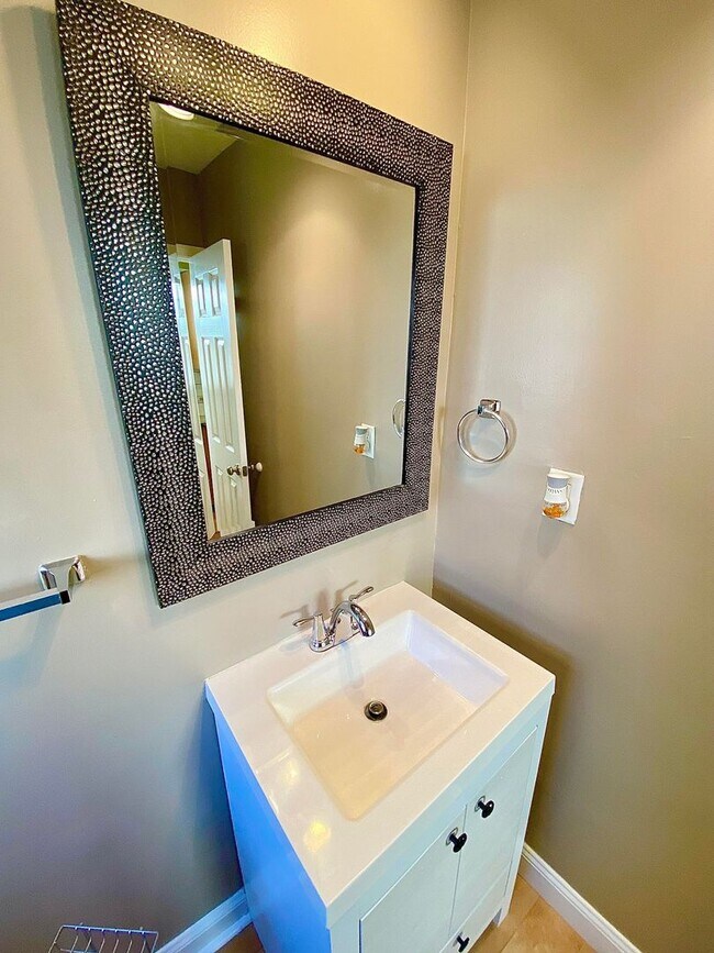 Foto del edificio - Lovely Three-Bedroom/2.5 Bath Fells Point ...