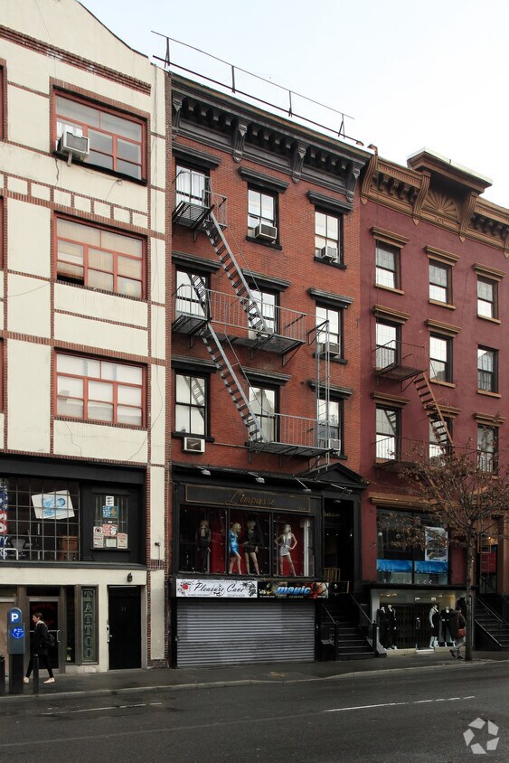 Foto principal - 29 W 8th St