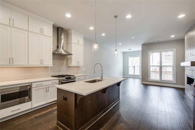 Foto del edificio - 4308 Parkside Pl