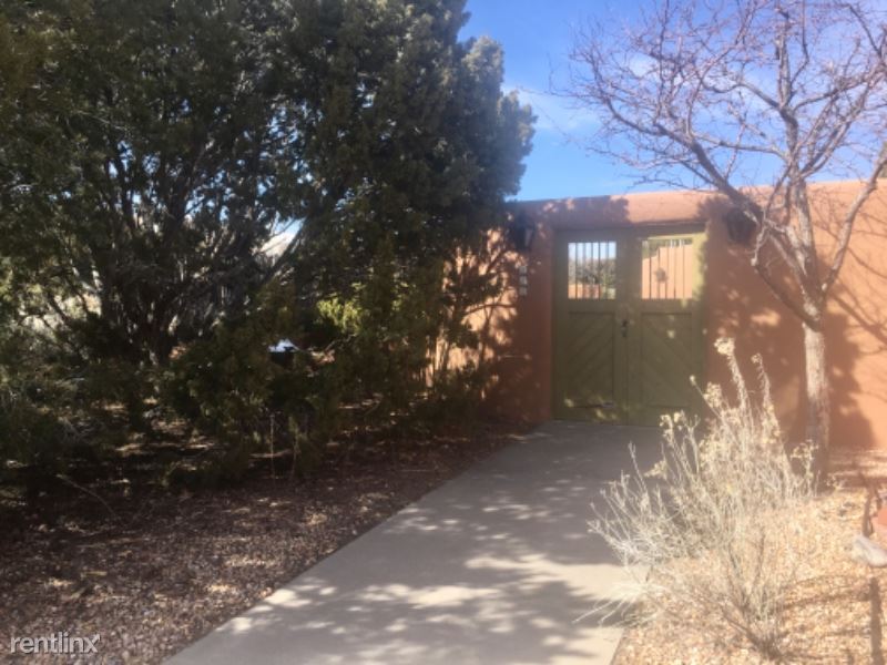 Primary Photo - 1 br, 1 bath Apartment - 115 La Senda Rd