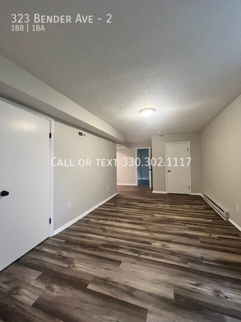 Building Photo - 323 Bender Ave