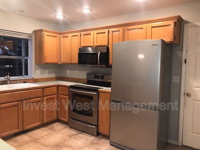 Building Photo - 3503 SE 139th Ave