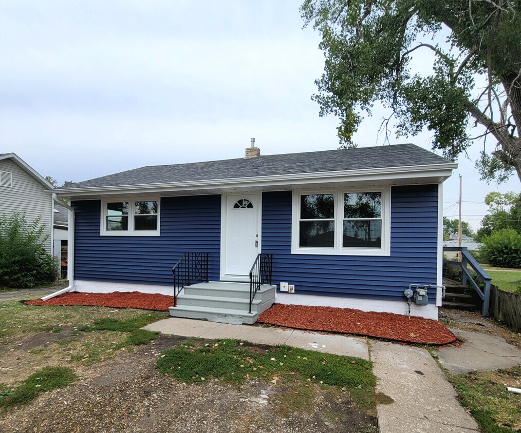 1310 22nd Ave SW, Cedar Rapids, IA 52404 House Rental in Cedar Rapids